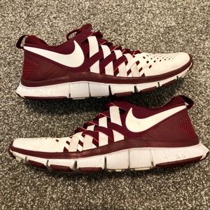 Maroon Nikes 🏋🏼‍♀️